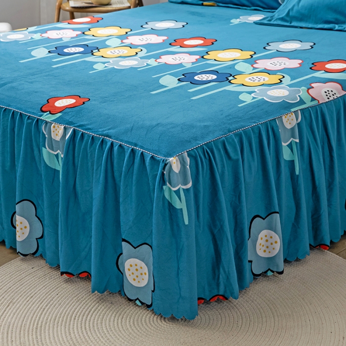 91家纺网 家纺一手货源 找家纺 纽缦 2020新款绒单层床裙 花田梦蓝