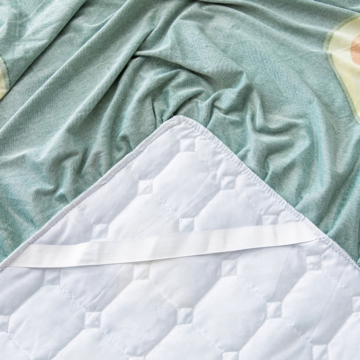 91家纺网 家纺一手货源 找家纺 纽缦 2020新款绒夹棉床裙 牛油果绿