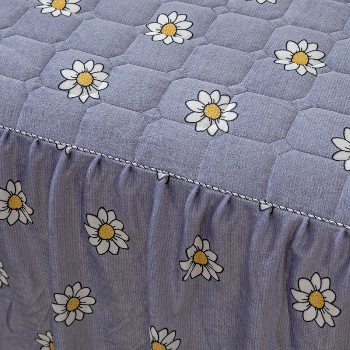 91家纺网 家纺一手货源 找家纺 纽缦 2020新款绒夹棉床裙 幸运小菊蓝紫