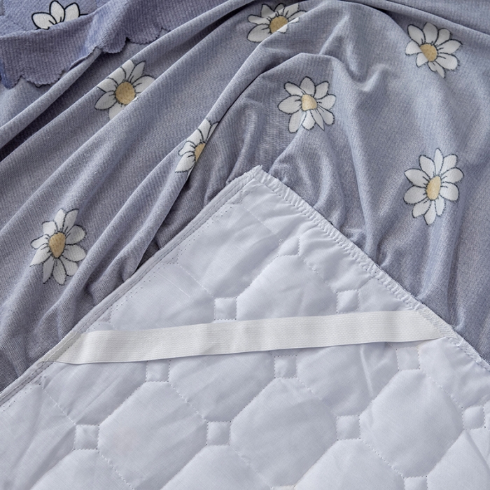 91家纺网 家纺一手货源 找家纺 纽缦 2020新款绒夹棉床裙 幸运小菊蓝紫