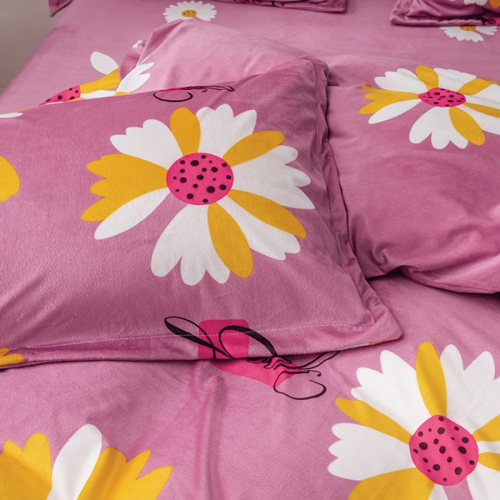 91家纺网 家纺一手货源 找家纺 纽缦 2020新款绒单层床裙四件套 大雏菊豆沙