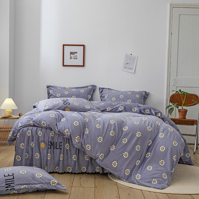 91家纺网 家纺一手货源 找家纺 纽缦 2020新款绒单层床裙四件套 幸运小菊蓝紫