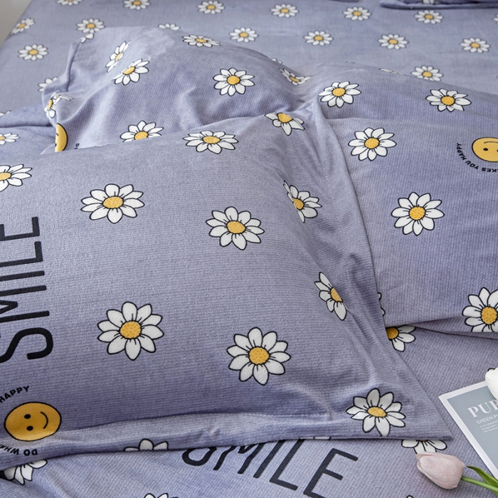 91家纺网 家纺一手货源 找家纺 纽缦 2020新款绒单层床裙四件套 幸运小菊蓝紫