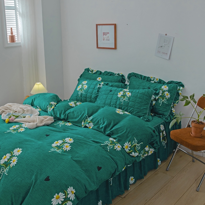 91家纺网 家纺一手货源 找家纺 纽缦 2020新款绒夹棉床裙四件套 雏菊满园绿