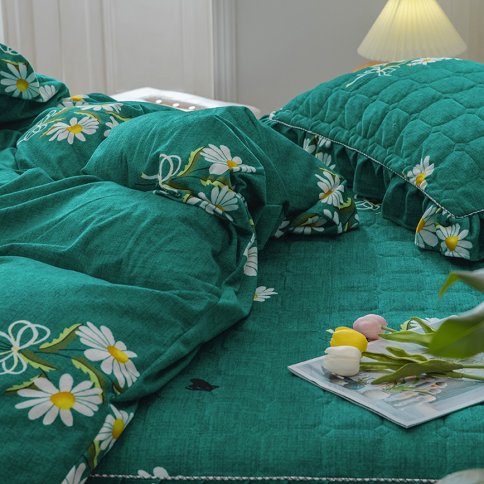 91家纺网 家纺一手货源 找家纺 纽缦 2020新款绒夹棉床裙四件套 雏菊满园绿