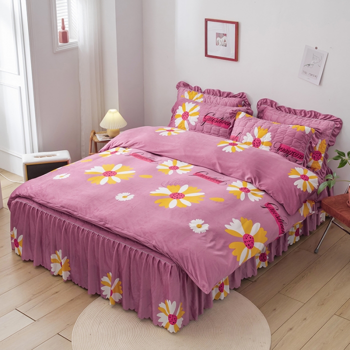 91家纺网 家纺一手货源 找家纺 纽缦 2020新款绒夹棉床裙四件套 大雏菊豆沙