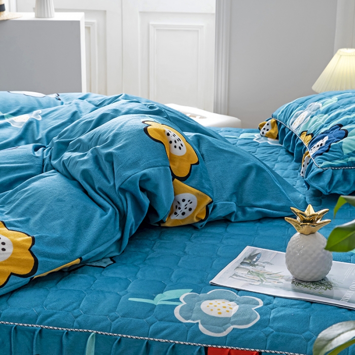 91家纺网 家纺一手货源 找家纺 纽缦 2020新款绒夹棉床裙四件套 花田梦蓝