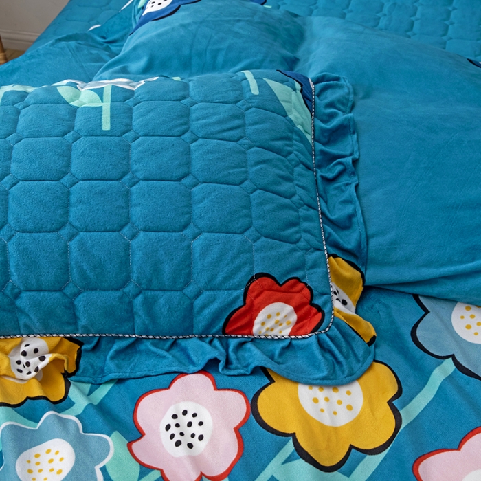 91家纺网 家纺一手货源 找家纺 纽缦 2020新款绒夹棉床裙四件套 花田梦蓝