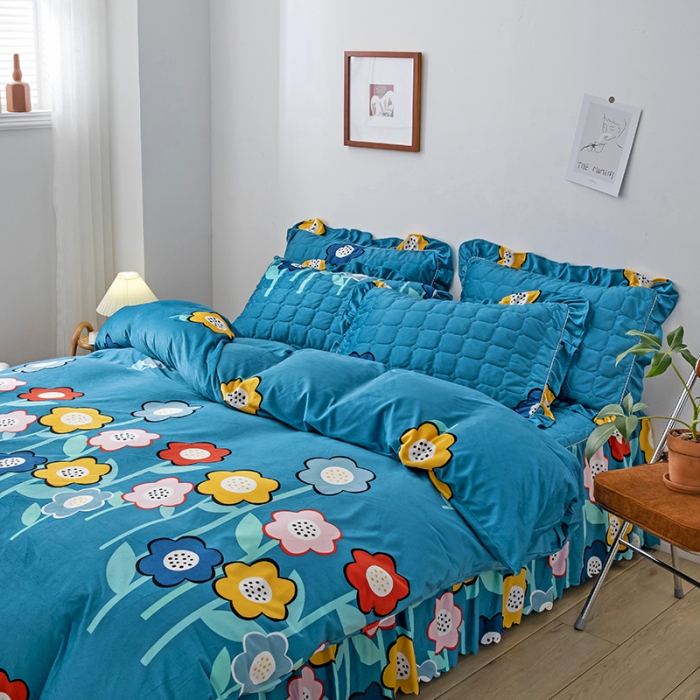 91家纺网 家纺一手货源 找家纺 纽缦 2020新款绒夹棉床裙四件套 花田梦蓝