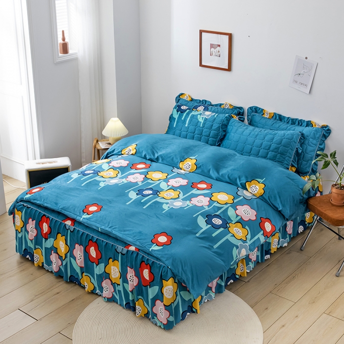 91家纺网 家纺一手货源 找家纺 纽缦 2020新款绒夹棉床裙四件套 花田梦蓝