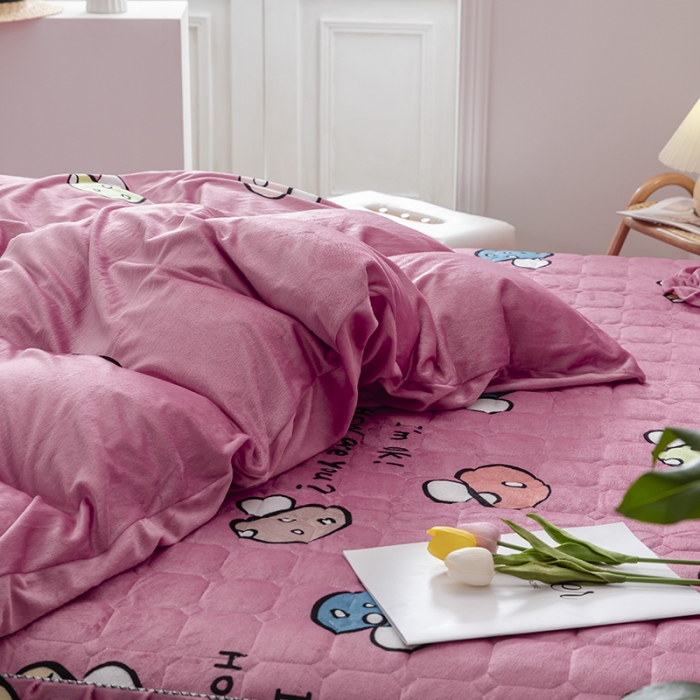 91家纺网 家纺一手货源 找家纺 纽缦 2020新款绒夹棉床裙四件套 蘑菇派玉