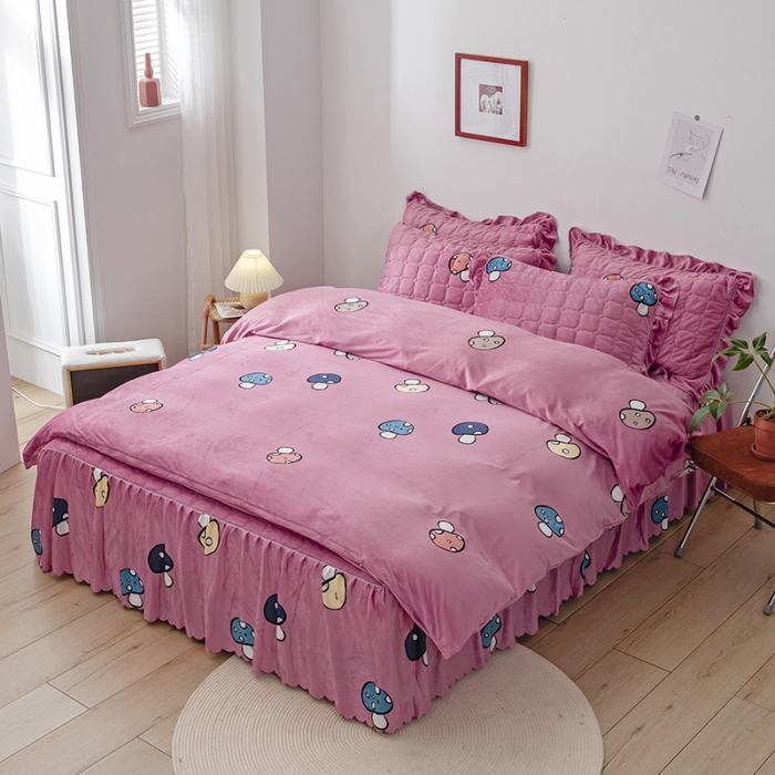 91家纺网 家纺一手货源 找家纺 纽缦 2020新款绒夹棉床裙四件套 蘑菇派玉