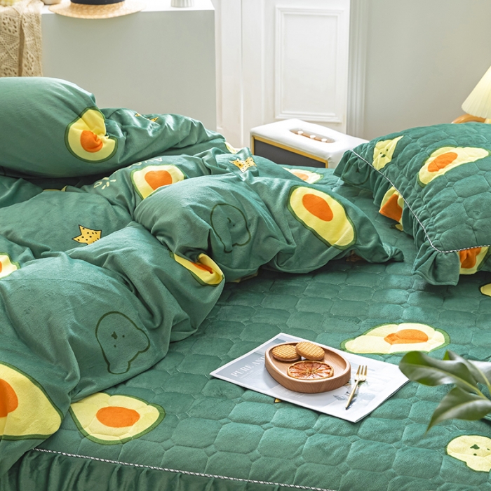 91家纺网 家纺一手货源 找家纺 纽缦 2020新款绒夹棉床裙四件套 牛油果绿