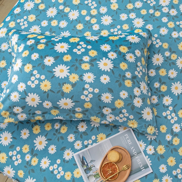 91家纺网 家纺一手货源 找家纺 纽缦 2020新款信封枕套一对 雏菊之恋蓝