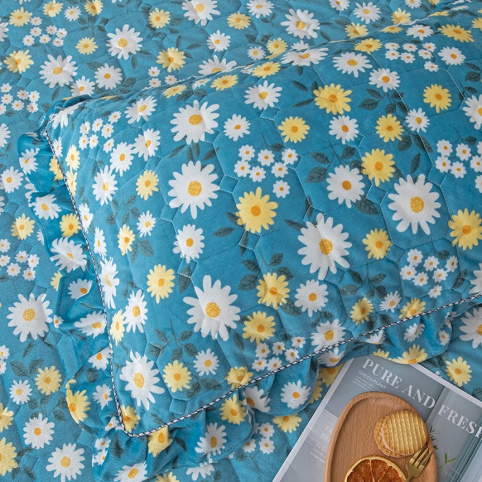 91家纺网 家纺一手货源 找家纺 纽缦 2020新款夹棉枕套一对 雏菊之恋蓝