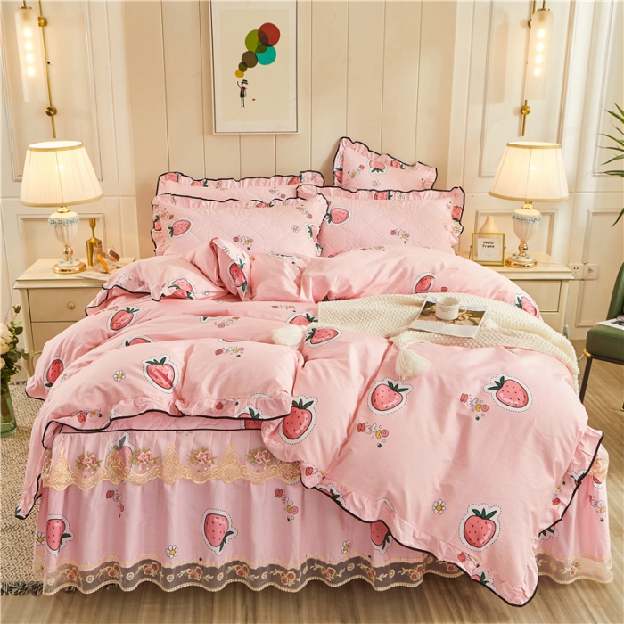 91家纺网 家纺一手货源 找家纺 十个点家纺 2022新款全棉蕾丝夹棉床裙四件套 恋爱草莓