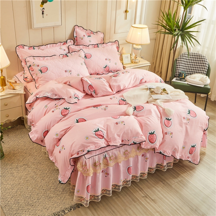 91家纺网 家纺一手货源 找家纺 十个点家纺 2022新款全棉蕾丝夹棉床裙四件套 恋爱草莓