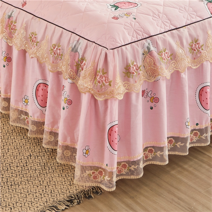 91家纺网 家纺一手货源 找家纺 十个点家纺 2022新款全棉蕾丝夹棉单床裙 恋爱草莓