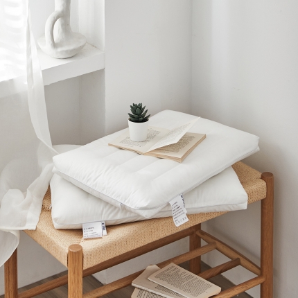 91家纺网 家纺一手货源 找家纺 全棉薄款超柔羽丝绒低枕头 单人颈椎矮枕芯儿童低枕头