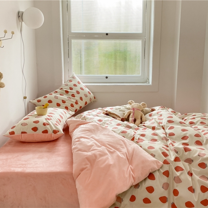 91家纺网 家纺一手货源 找家纺 棉眠 2020新品棉加绒A版纯棉B版水晶绒四件套 草莓酱