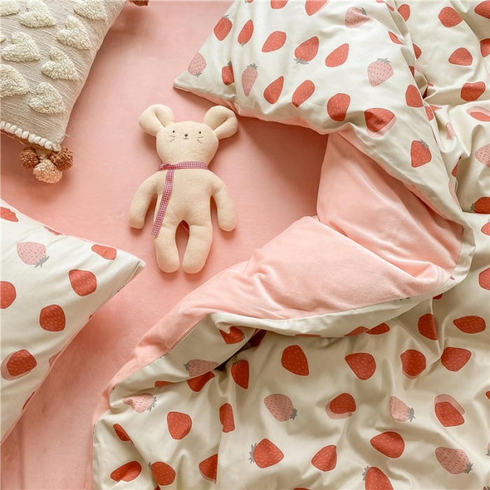 91家纺网 家纺一手货源 找家纺 棉眠 2020新品棉加绒A版纯棉B版水晶绒四件套 草莓酱