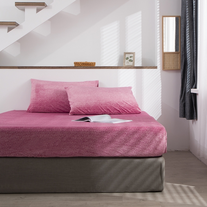 91家纺网 家纺一手货源 找家纺 小米笠 2020新款牛奶绒单床笠 雪花红