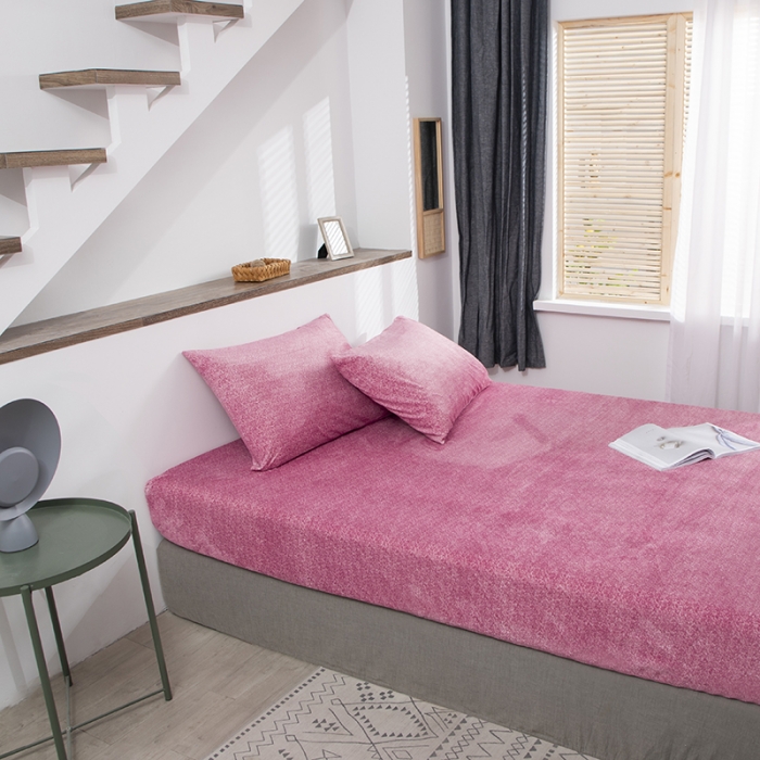 91家纺网 家纺一手货源 找家纺 小米笠 2020新款牛奶绒单床笠 雪花红