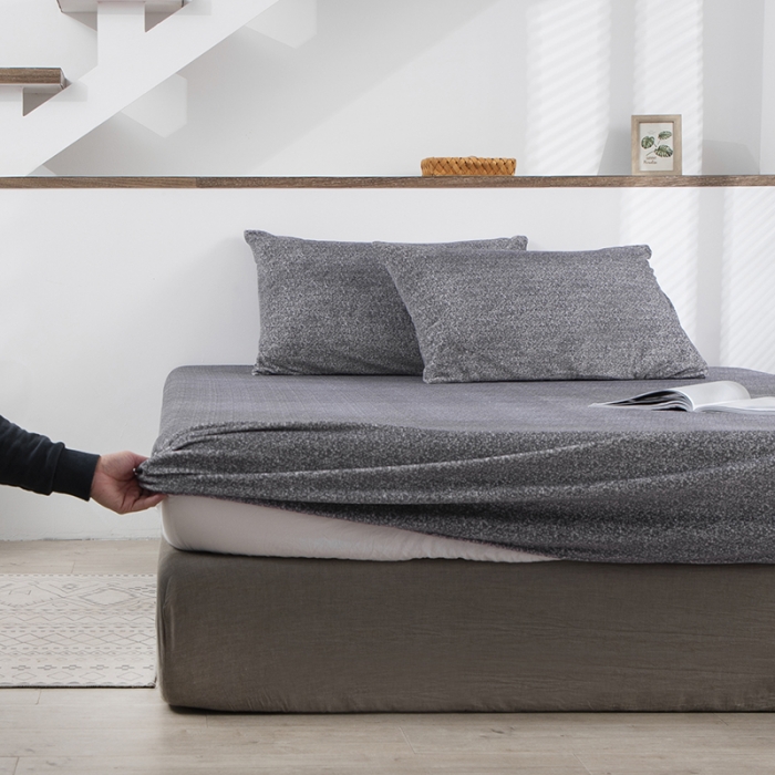 91家纺网 家纺一手货源 找家纺 小米笠 2020新款牛奶绒单床笠 雪花灰