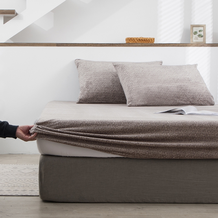 91家纺网 家纺一手货源 找家纺 小米笠 2020新款牛奶绒单床笠 雪花咖