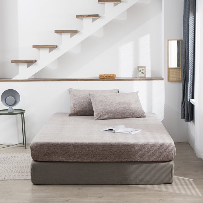 91家纺网 家纺一手货源 找家纺 小米笠 2020新款牛奶绒单床笠 雪花咖