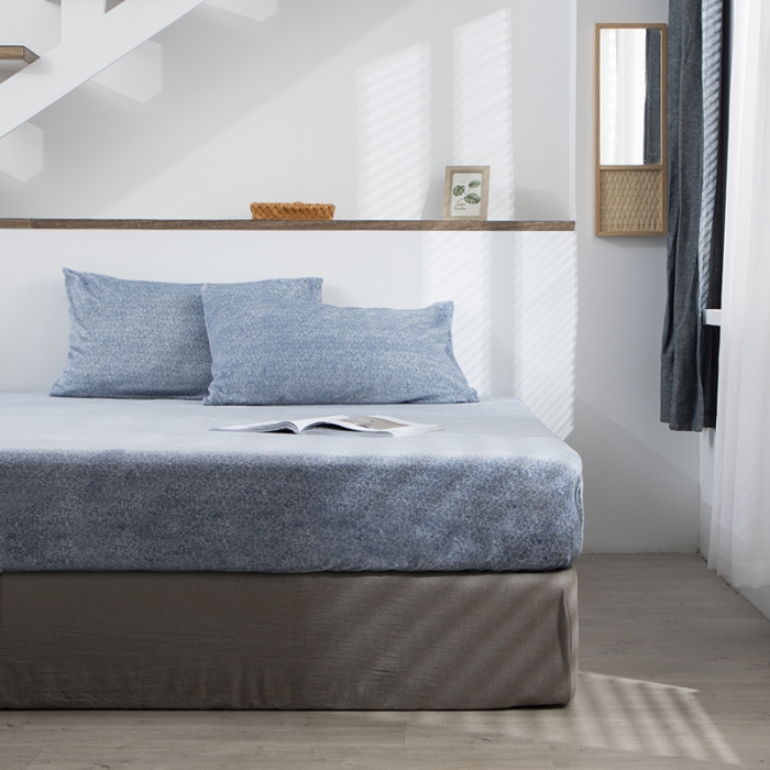 91家纺网 家纺一手货源 找家纺 小米笠 2020新款牛奶绒单床笠 雪花蓝