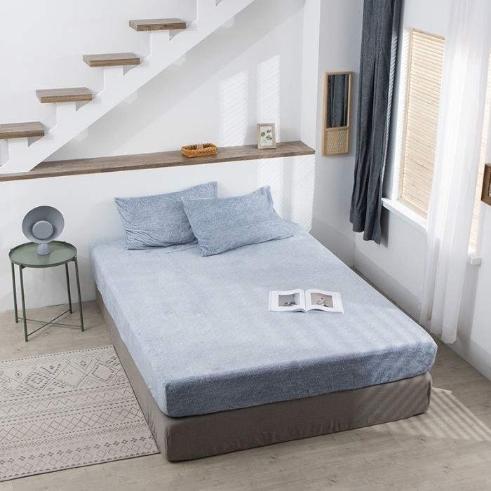 91家纺网 家纺一手货源 找家纺 小米笠 2020新款牛奶绒单床笠 雪花蓝