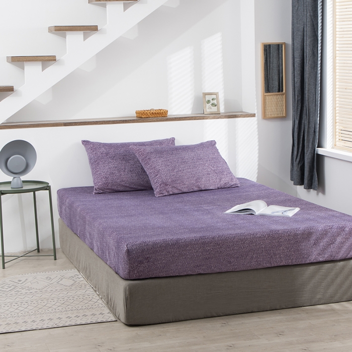 91家纺网 家纺一手货源 找家纺 小米笠 2020新款牛奶绒单床笠 雪花紫