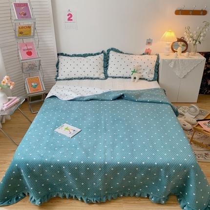 91家纺网 家纺一手货源 找家纺 星期八 2020新款奶油色花边牛奶绒床盖 爱心绿