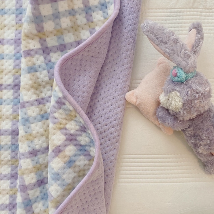 91家纺网 家纺一手货源 找家纺 （总）星期八 2020新款奶油色花边牛奶绒床盖