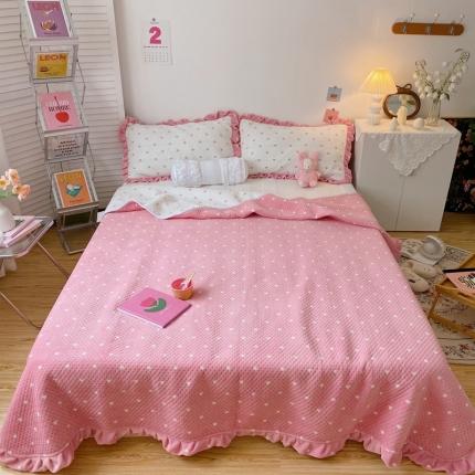 星期八 2020新款奶油色花边牛奶绒床盖 爱心粉