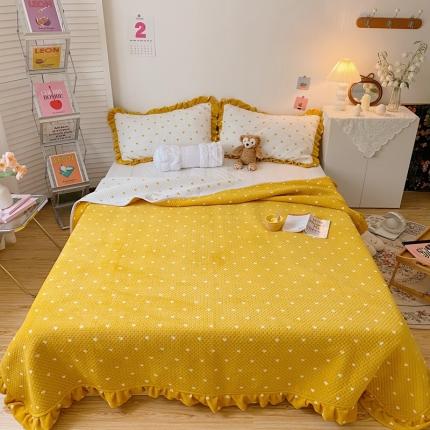 星期八 2020新款奶油色花边牛奶绒床盖 爱心黄