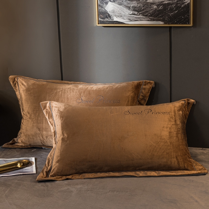 91家纺网 家纺一手货源 找家纺 骏腾 2022新款水晶绒刺绣宽边工艺款四件套 甜心公主-驼色