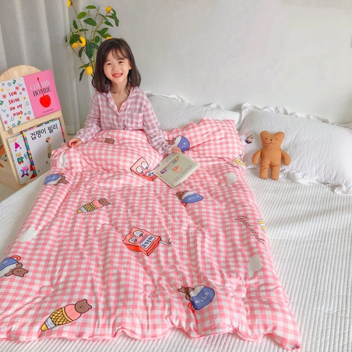 91家纺网 家纺一手货源 找家纺 星期八 2020新款婴儿裸睡级春秋冬被粉格小熊