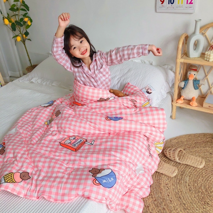 91家纺网 家纺一手货源 找家纺 星期八 2020新款婴儿裸睡级春秋冬被粉格小熊