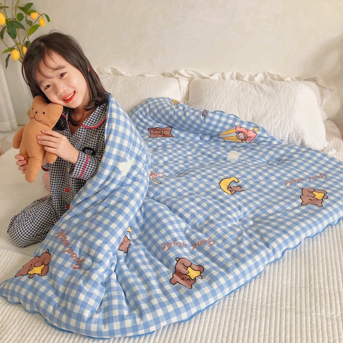 91家纺网 家纺一手货源 找家纺 星期八 2020新款婴儿裸睡级春秋冬被蓝格小熊