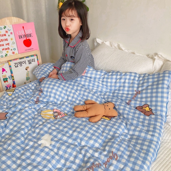 91家纺网 家纺一手货源 找家纺 星期八 2020新款婴儿裸睡级春秋冬被蓝格小熊