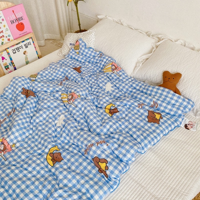 91家纺网 家纺一手货源 找家纺 星期八 2020新款婴儿裸睡级春秋冬被蓝格小熊