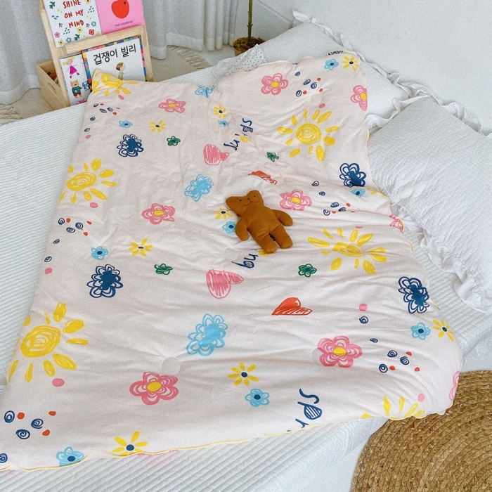 91家纺网 家纺一手货源 找家纺 星期八 2020新款婴儿裸睡级春秋冬被涂鸦花花