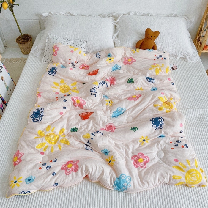 91家纺网 家纺一手货源 找家纺 星期八 2020新款婴儿裸睡级春秋冬被涂鸦花花