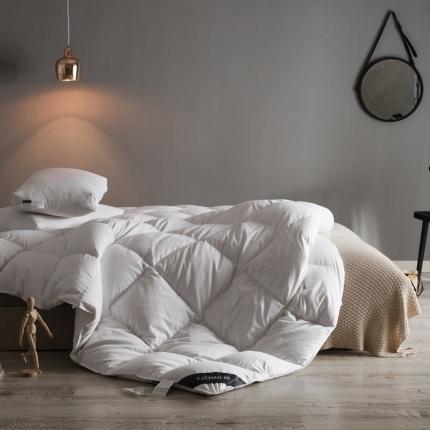 91家纺网 家纺一手货源 找家纺 朵美 2020新款纯色方格鹅绒被 纯白