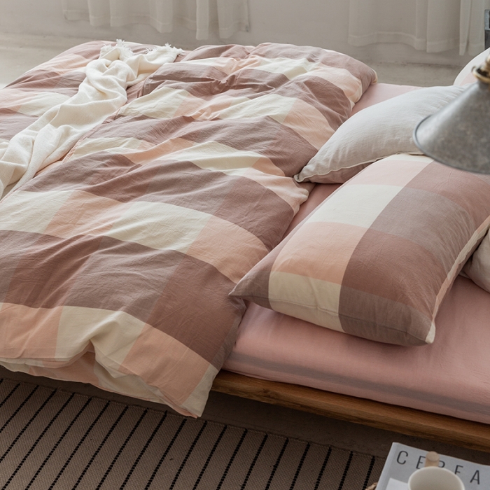 91家纺网 家纺一手货源 找家纺 棉邦 2020新款全棉色织水洗棉四件套日式简约系列 蜜粉大格