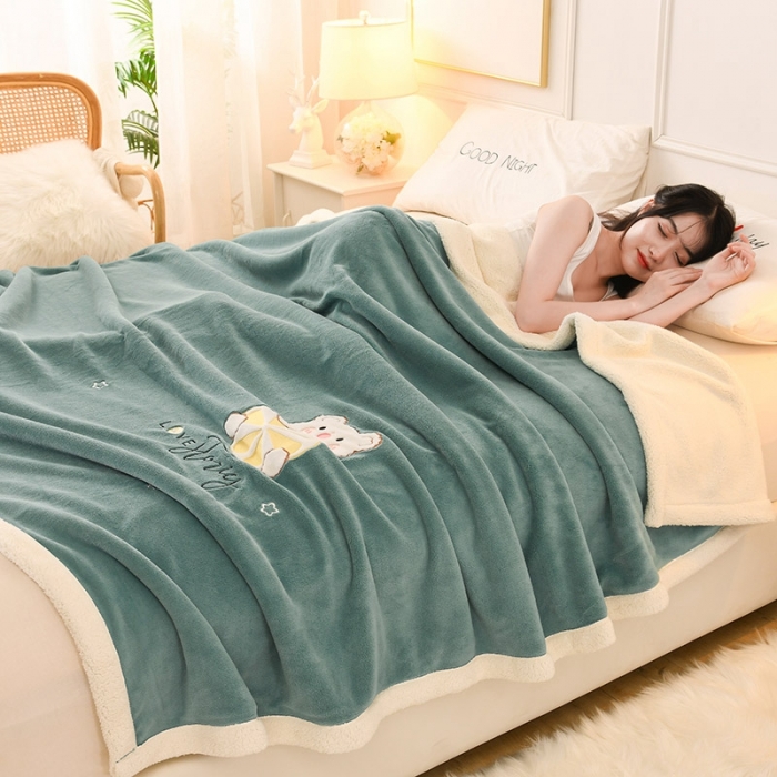 91家纺网 家纺一手货源 找家纺 朗莎家纺 2020新款羊羔绒+牛奶绒毛毯 柠檬熊-湖蓝