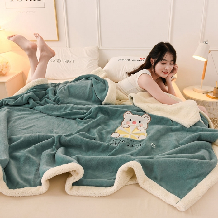 91家纺网 家纺一手货源 找家纺 朗莎家纺 2020新款羊羔绒+牛奶绒毛毯 柠檬熊-湖蓝