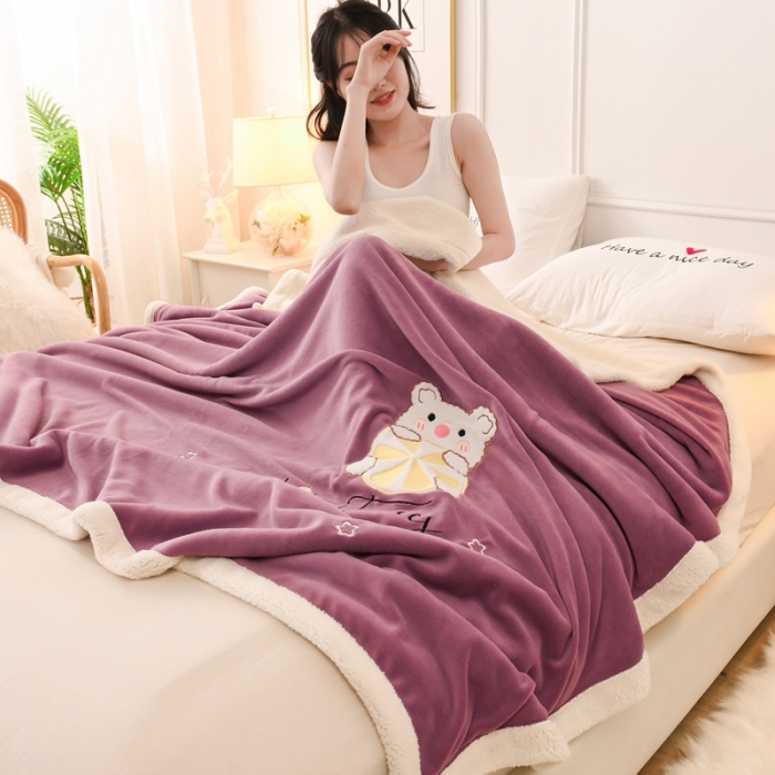 91家纺网 家纺一手货源 找家纺 朗莎家纺 2020新款羊羔绒+牛奶绒毛毯 柠檬熊-紫